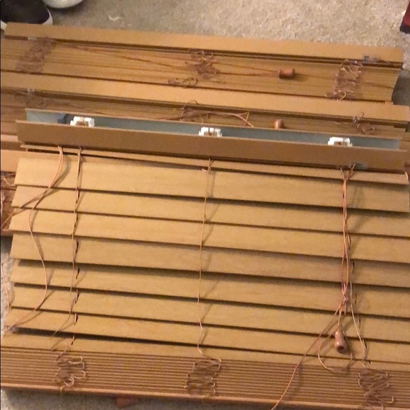 Wood blinds - Picture 3 of 3